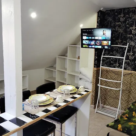 Les Comforts De * דואי